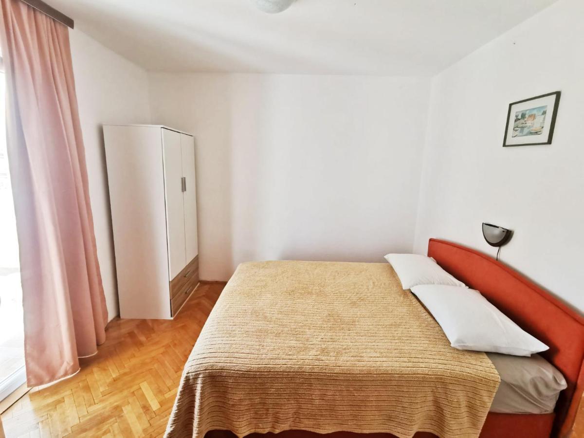 Apartmani Luka Rtina Zewnętrze zdjęcie